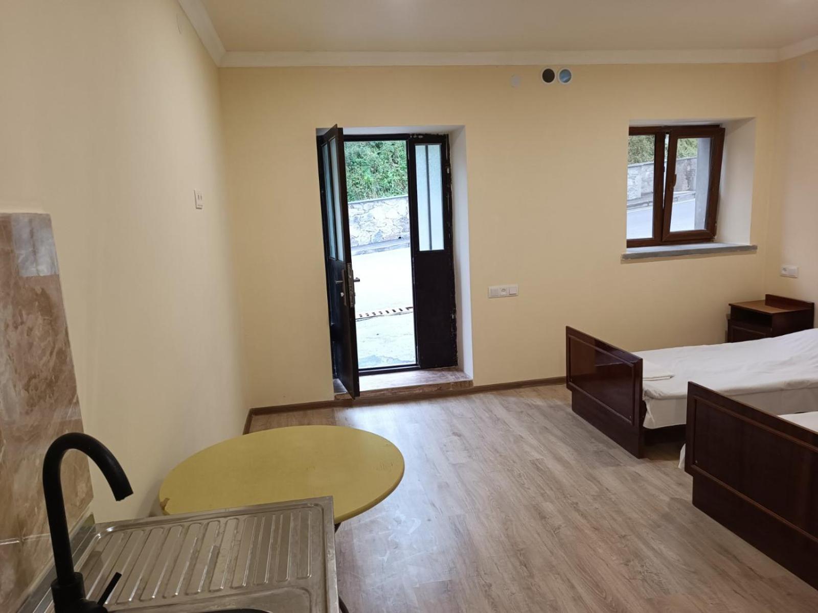 Verishen Guest House B&B Goris Ngoại thất bức ảnh